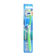 فرشاة أسنان أورال-بي متوسطة ونظيفة بالكامل